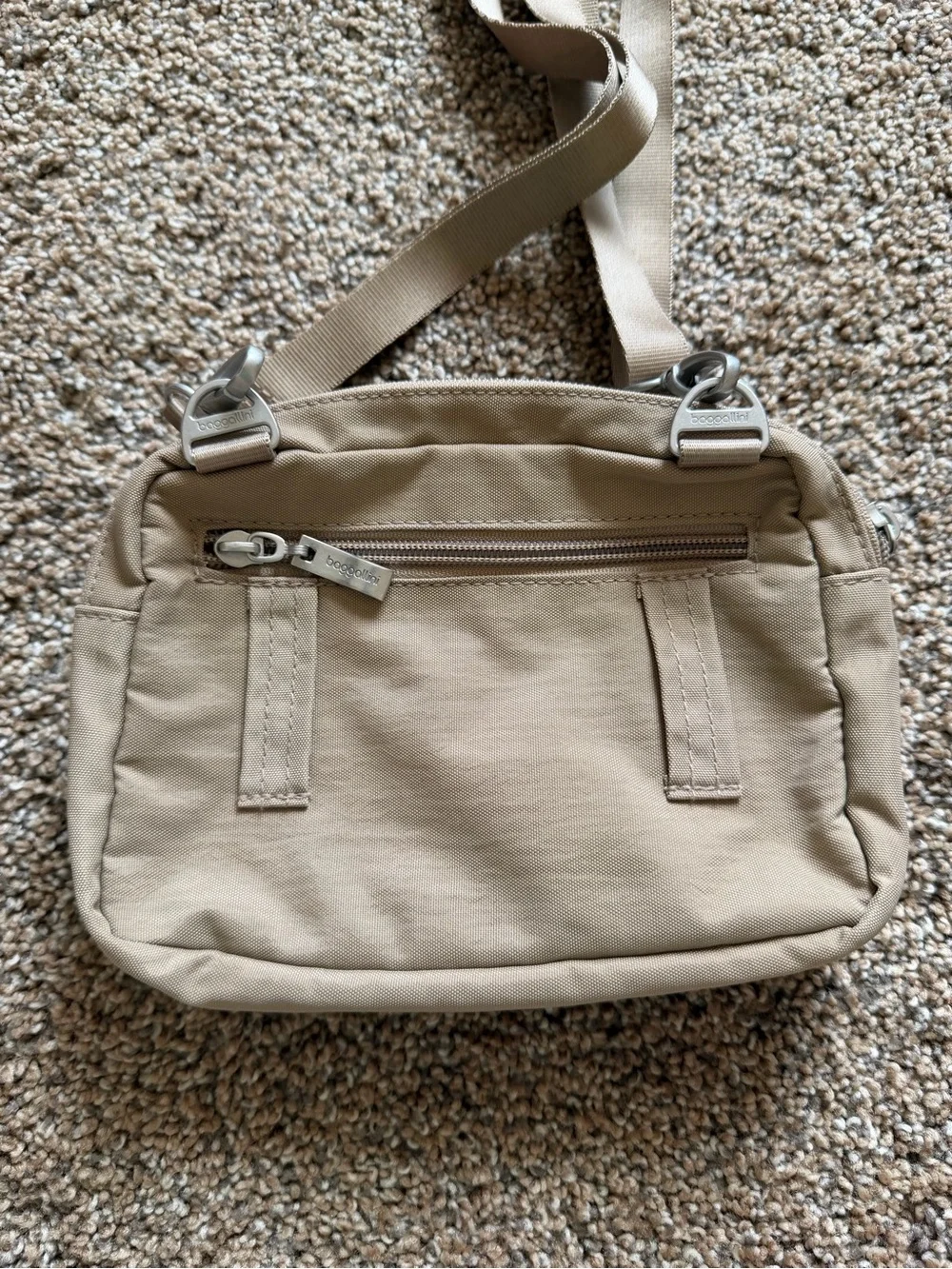 BAGGALLINI Tan Legacy Triple Zip Bagg Crossbody Convertible Clutch Waist Bag